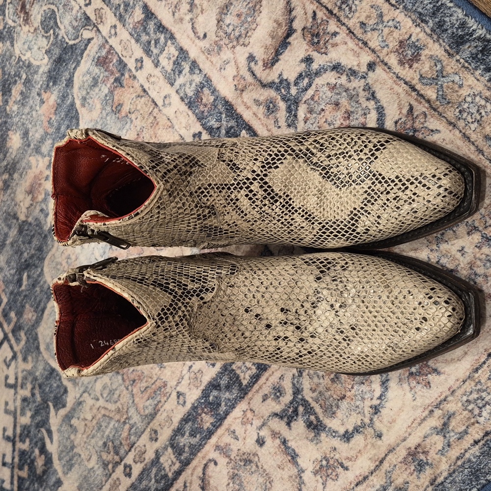 7/7.5 Freebird Miramar Leather Booties in Snakeskin, Size 6 Tag - Picture 4 of 15